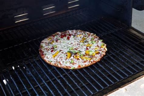 can you cook frozen pizza on a gas grill
